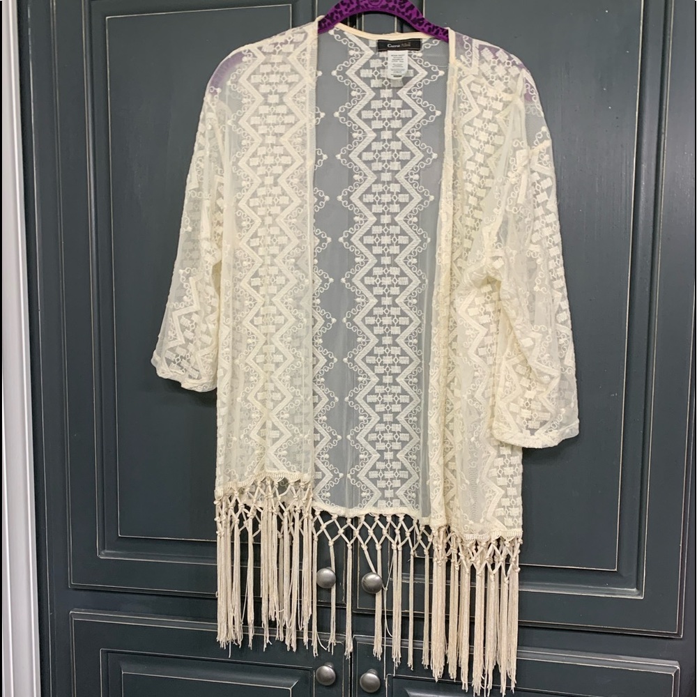 Beige/cream lace topper size small